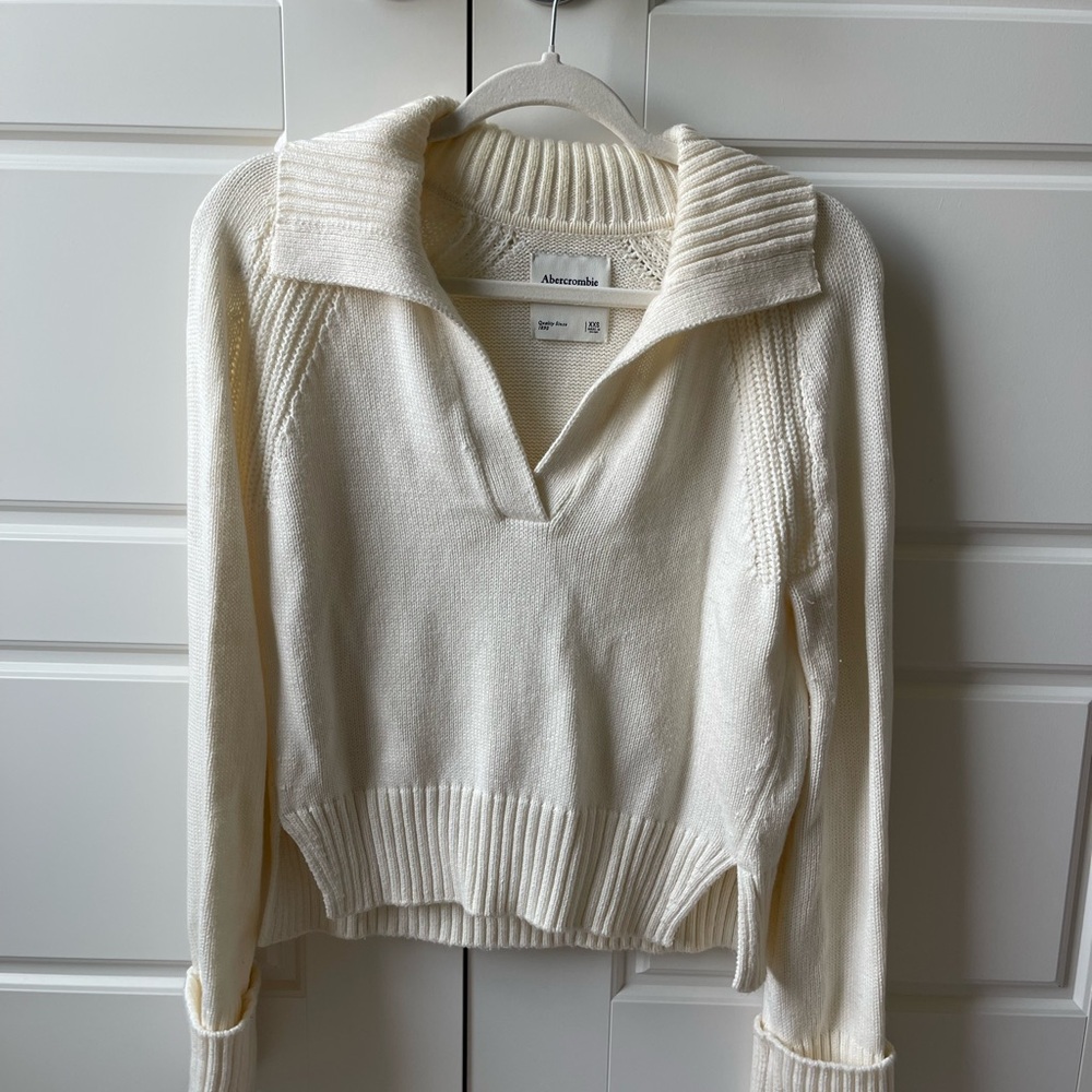 Abercrombie & Fitch Cream V-Neck Sweater